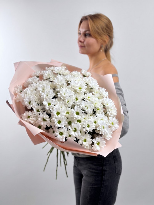 Монобукет из 15 кустовых хризантем ромашек